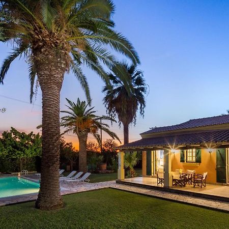 Villa Angelos อาคาราวี ภายนอก รูปภาพ