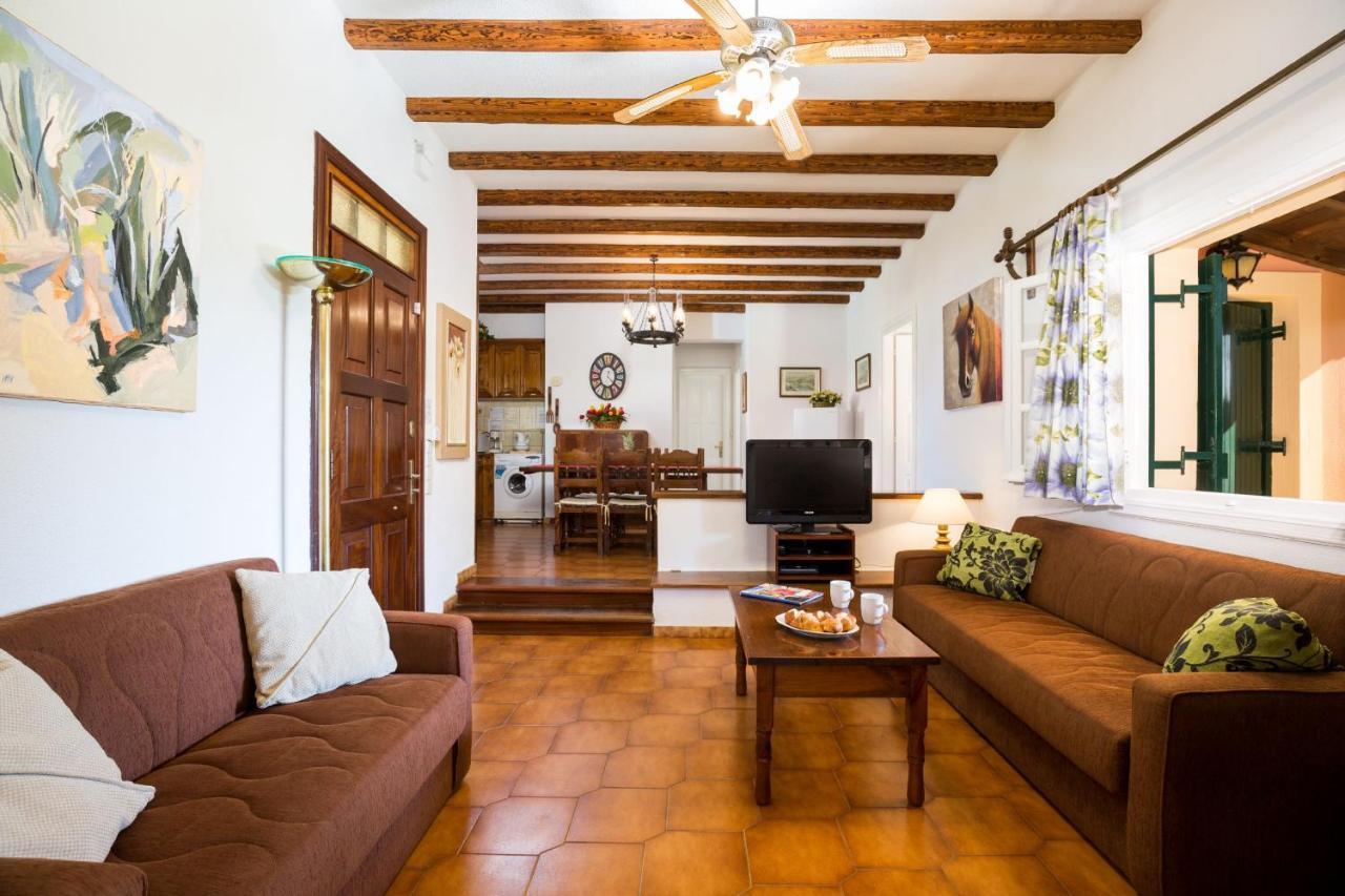 Villa Angelos อาคาราวี ภายนอก รูปภาพ