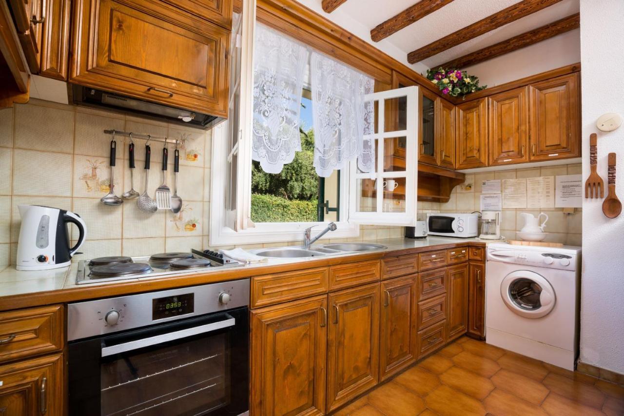 Villa Angelos อาคาราวี ภายนอก รูปภาพ